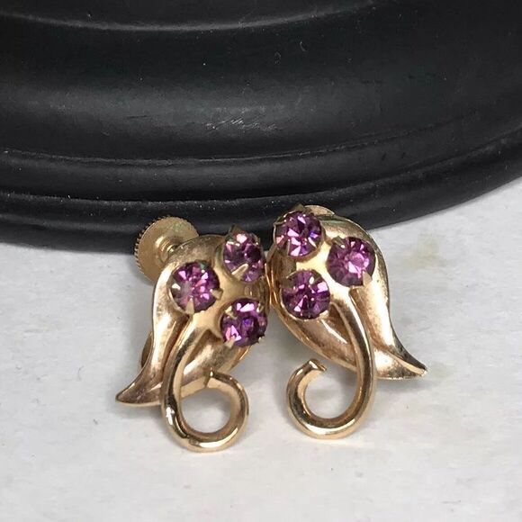 Vintage Retro Purple Rhinestone Earrings Screw Backings Stylized Goldtone - Picture 1 of 5
